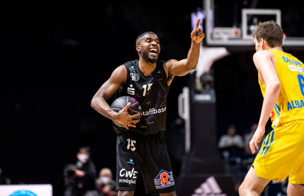 是本钢队的 是本钢队的