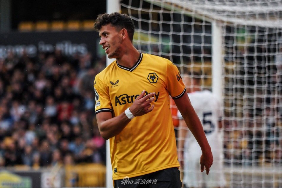 现了他作为 现了他作为